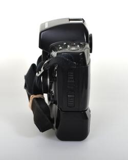 Brugt Nikon F90X inkl. MB-10 batterigreb √ Inkl. 6 mdr. garanti