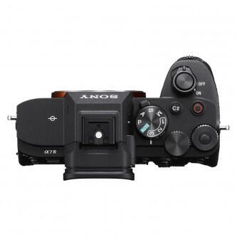 Sony Alpha A7 IV m/ 28-70mm f/3.5-5-6 OSS