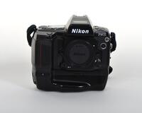Brugt Nikon F90X inkl. MB-10 batterigreb √ Inkl. 6 mdr. garanti