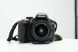 Brugt Nikon D300 med NIKKOR 18-55mm f/ 3.5-5.6g af-p dx vr √ Inkl. 6 mdr. garanti
